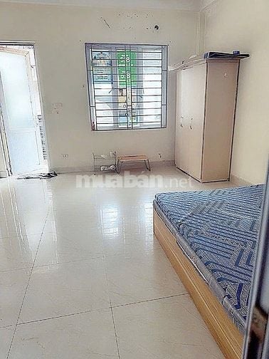 Cho thuê cả tầng 4 phòng rộng 