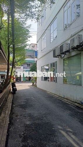 Nhà hxh thăng long 7x10, 2 lầu  st
