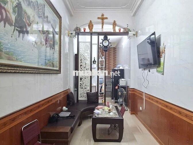 BÁN NHÀ CẦU GIẤY - LÔ GÓC 2 MẶT - OTO CON ĐỖ CỬA - VÀI PHÚT RA PHỐ