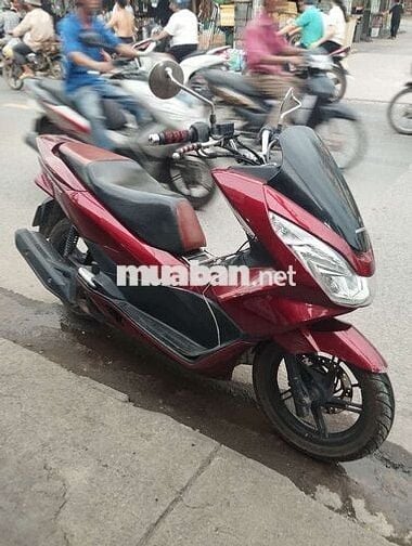 Xe máy Honda PCX màu đỏ, đời 2014