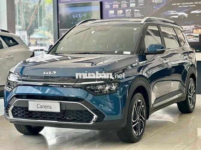 Kia Carens luxury giảm giá cực sốc cuối năm