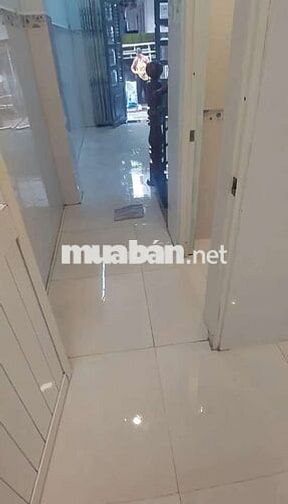 NHÀ 2LẦU 3PN 2WC MỚI SƠN SỬA HẺM OTO ĐỐI DIỆN VẠN PHÚC, Ở GĐ, NHÓM BẠN