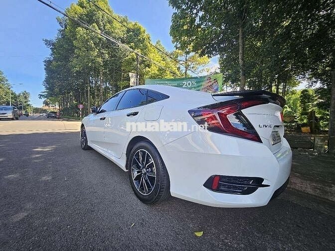 Honda Civic Bản G 2020 màu trắng, số tự động