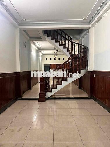 cho thuê nhà 1 trệt 1 lầu gần hội trường Đông Hoà Dĩ an