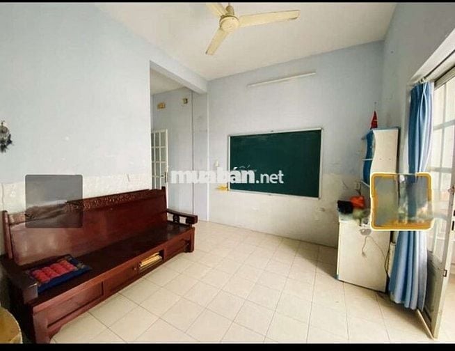 Cc quận 8,dt 80m2 ,lô góc 2 pn rộng,gió trời tự nhiên