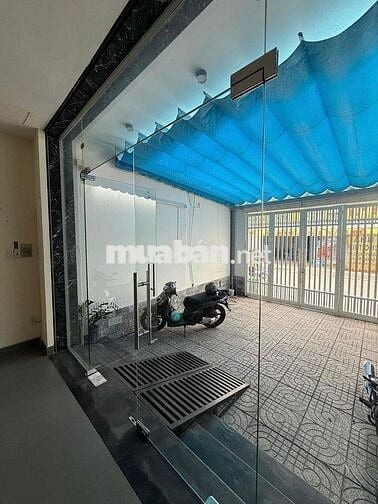 Cho thuê nhà 3 lầu MT đường làm VP hay Spa dạy học phường Linh Chiểu