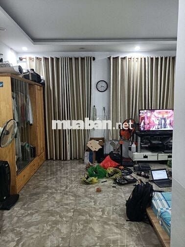 Cho thuê phòng trọ có ban công đường 18B, phường BHH A