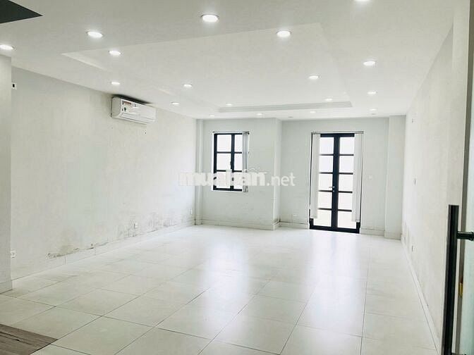 Cho thuê văn phòng 40m2 có ban công Cityland Park Hills, Gò Vấp