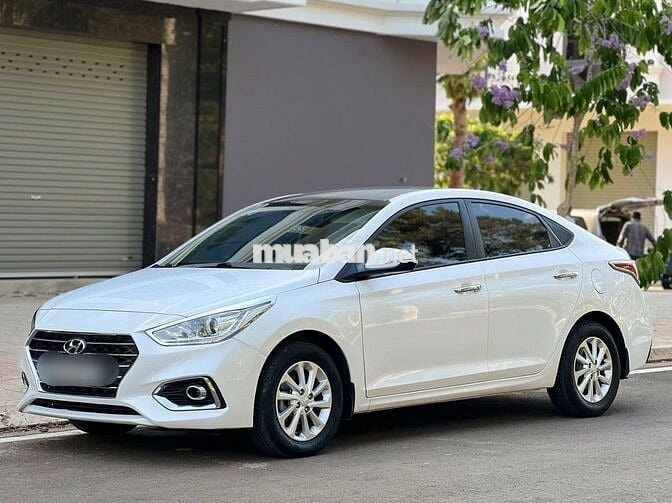Hyundai Accent MT full 2019 số sàn màu trắng