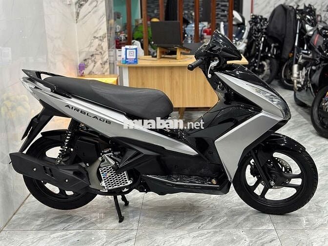 Xe máy Honda Air Blade 2013 màu đen bạc