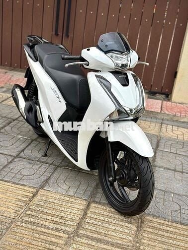 SH 125 ABS 2019 Hàng bỏ mẫu màu trắng Ngọc Trinh