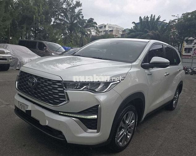 Innova cross HEV 2024 -3080 km
