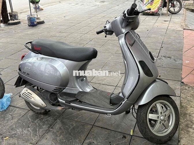 Xe tay ga Piaggio Vespa LX 125 màu xám