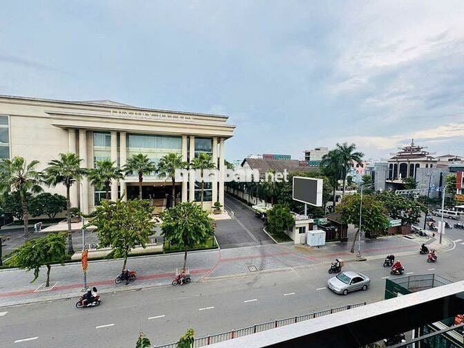 Căn Hộ Dịch Vụ Giá Chỉ Từ 5tr full nội thất, có ban công !