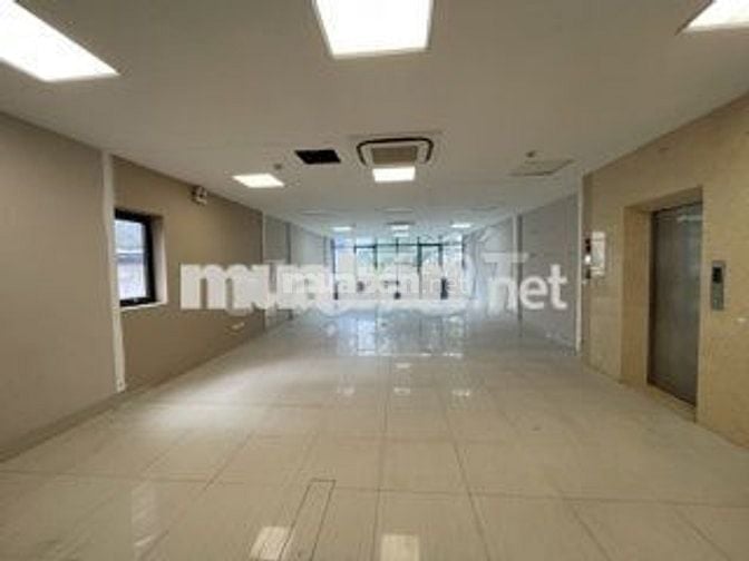 Văn Phòng 110m2 tại 710 Lạc Long Quân, Tây Hồ, Hà Nội