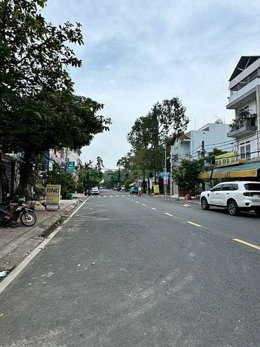 BÁN NHÀ MẶT TIỀN ĐẶNG THÙY TRÂM, 4 TẦNG 4,2X20M, NGAY ĐẠI HỌC VĂN LANG