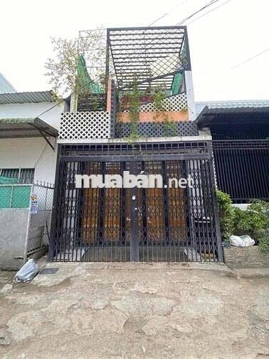 nhà trệt lầu trục chính hẻm 483 đường 30/4. ô tô đậu trong nhà