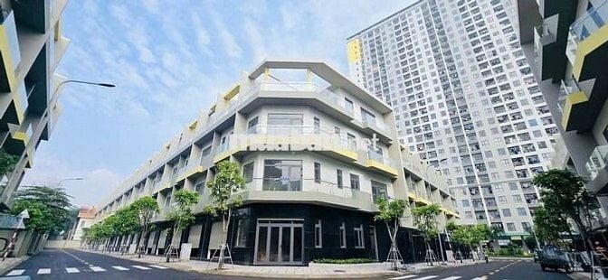Nhà phố Bcons Uni Valley Trung tâm Dĩ An, ở ngay, giá chỉ từ 7,5 tỷ