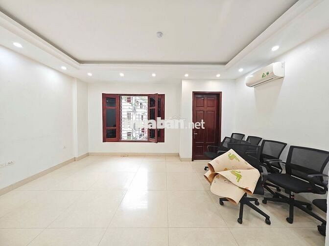 Cho thuê nhà 90 Nguyễn Tuân 70m2 3T chỉ 35tr yên tĩnh sẵn nội thất