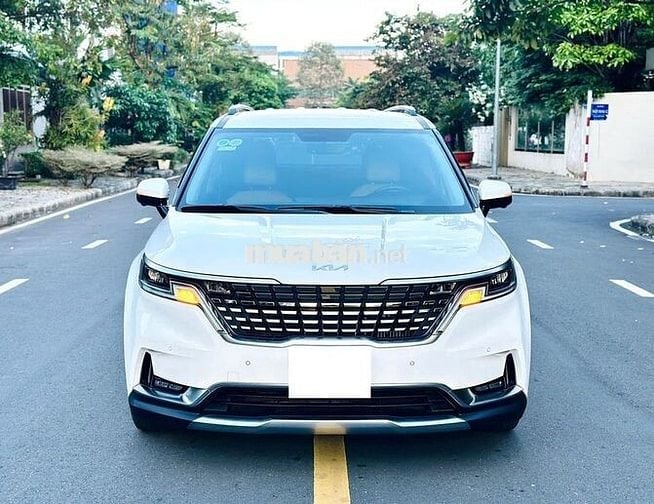 Kia Carnival 2023 Premium 2.2D 8S - 80,000 km.