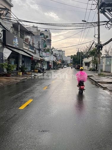 Nhà cấp 4 mặt tiền Khuông Việt, Q. Tân Phú dt93m2 hiện tại sd 126m2