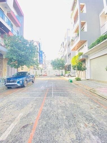BÁN NHÀ KHU CAO CẤP LÊ THỊ RIÊNG QUẬN 12-4 TẦNG DTSD 250M2 ĐƯỜNG 12M