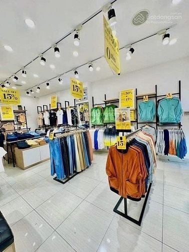 ĐANG CHO THUÊ SHOP QUẦN ÁO HD 5 NĂM, 15 TRIỆU/ THÁNG CHÍNH CHỦ GIÁ 4Ỷ8