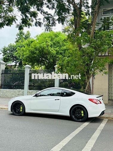Hyundai Genesis 2009 - 115000 km