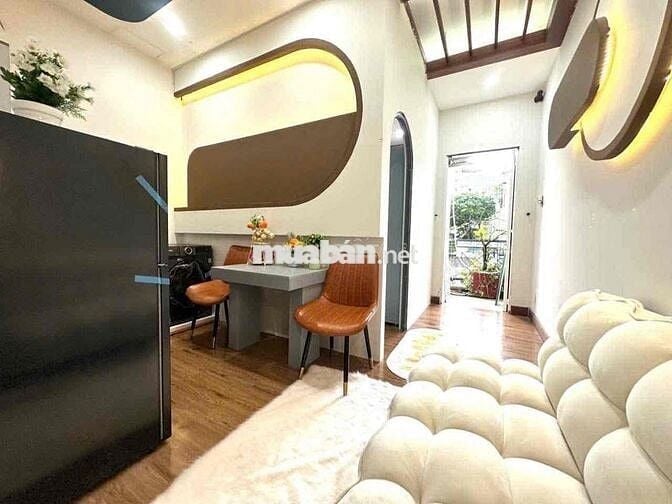 2 phòng ngủ bancol mới -full nội thất,gần quận 1,phường 17,phú nhuận