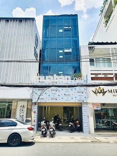 Cho thuê nhà mới ốp kính sàn suốt MT 686 CMT - Vị trí siêu đẹp