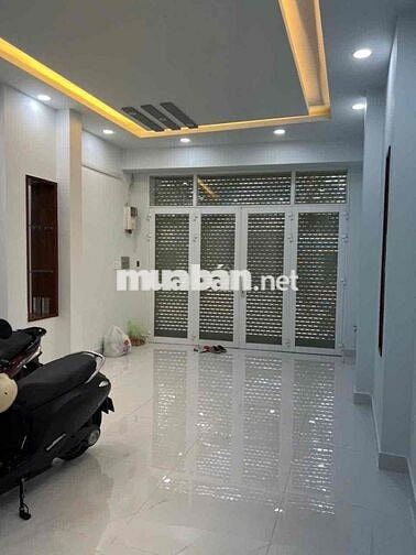 Nhà Mới Đẹp Mặt Tiền Lý Thường Kiệt , DT: 4 x18m, 3lầu 5PN 4WC