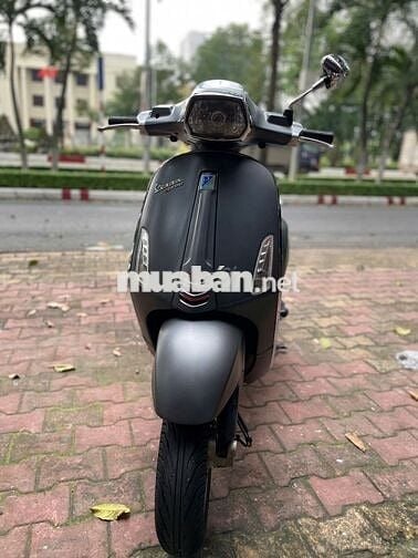 Xe máy Piaggio Vespa Sprint màu xám