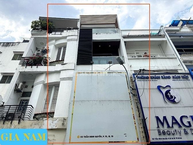 BÁN NHÀ MẶT TIỀN : 3 TRẦN MINH QUYỀN - P. 10 - Q. 10 - TPHCM