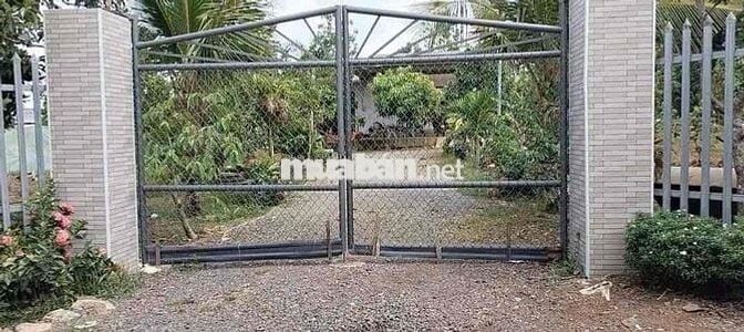 Miếng đất này nhà e đang cần bán