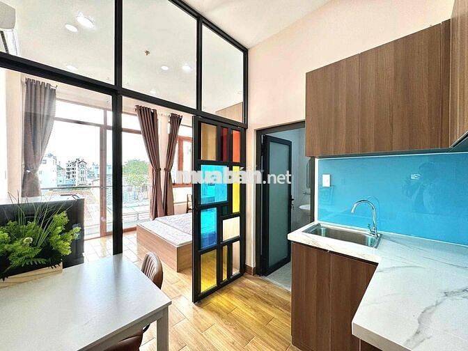 STUDIO BAN CÔNG CỬA SỔ THOÁNG SIÊU ĐẸP MỚI NGUYÊN RỘNG RÃI THOÁNG