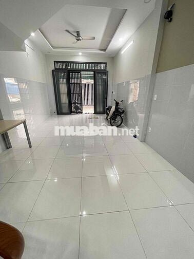 Nhà Mới Hẻm 5M Nguyễn Sơn. DT:4 X 14 Trệt 2lau 4PN 3WC 4May lanh