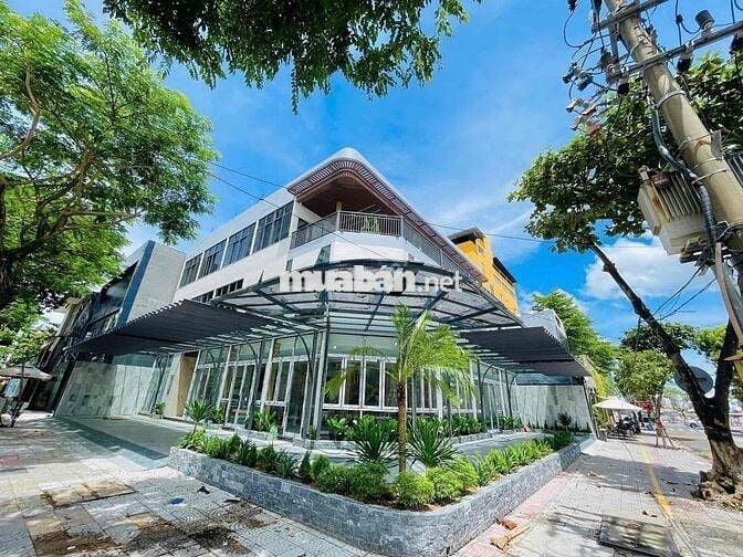 Cho thuê căn góc 2 tầng mặt tiền : Trần Phú & Nguyễn Du , Hải Châu