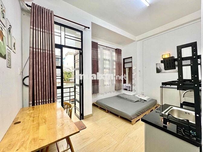 Căn Hộ Bancol Máy Giặt Riêng Full NT Rộng 27m2 Ngay Vòng Xoay Dân Chủ
