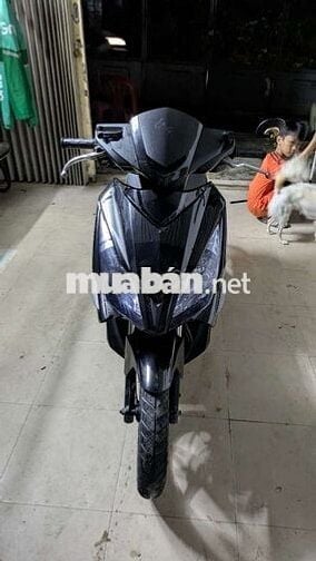 Cần bán Ari Blade đời đầu lên áo Thái