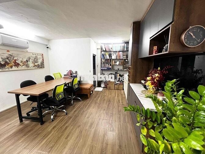 CHO THUÊ TẦNG LỬNG DT 20m2. (4*5m2)