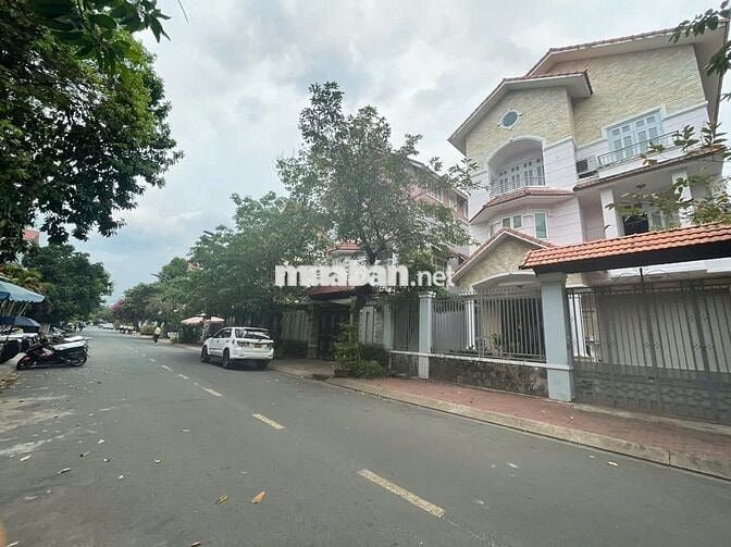 Cho thuê nhà diện tích 12.5x20m, nhà đẹp,đường lớn giá 50 tr/tháng