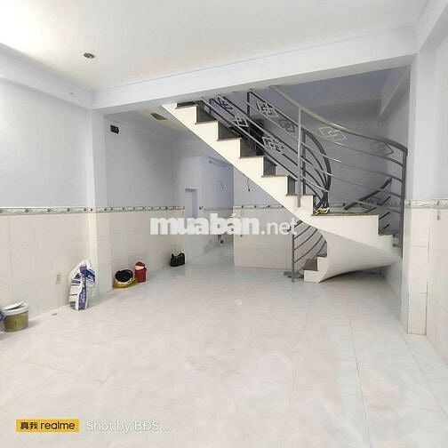 Nhà 68m2 1trệt 1lầu 2pn 2wc đối diện Vạn Phúc 7.5triệu