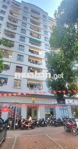 Cực hiếm. Bán gấp căn Vinaconex 3 Trương Công Giai. DT 65m gồm 2pn, wc