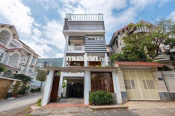 Cho thuê villa hồ bơi 4PN full nội thất cho ở hoặc kinh doanh gần biển
