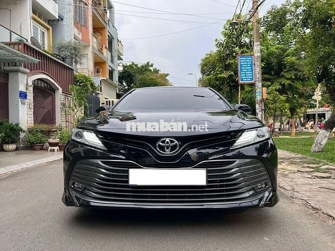 Toyota Camry 2021 2.5Q - Lướt 19,000 km cọp zin.