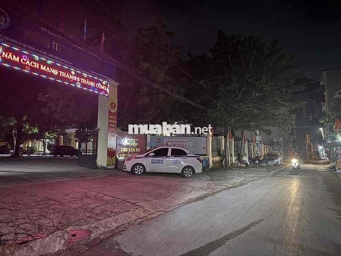 Bán nhà tựu liệt Thanh Trì xây dựng 5.tâng.