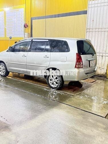 Toyota Innova 2006 G - 185000 km