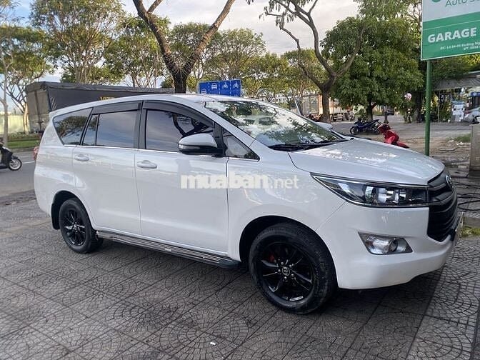 Toyota Innova 2017 2.0E - 140000 km