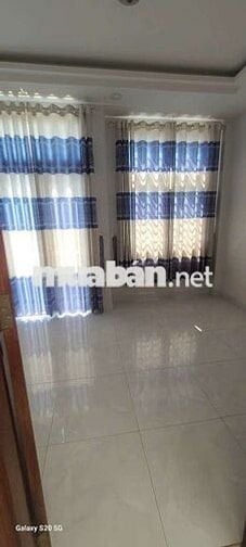 Nhà 4m x 9m, đúc 2 lầu , 4pn,, 3wc , 4 máy lạnh