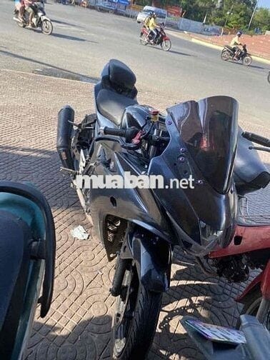 SUZUKI GSX 150 BANDIT